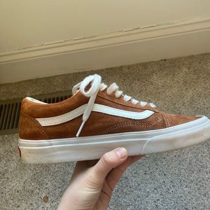 Auburn/brown Suede Vans